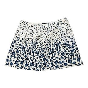 Banana Republic Skirt Floral Pleated A Line White Blue
Size 12 Pockets Textured